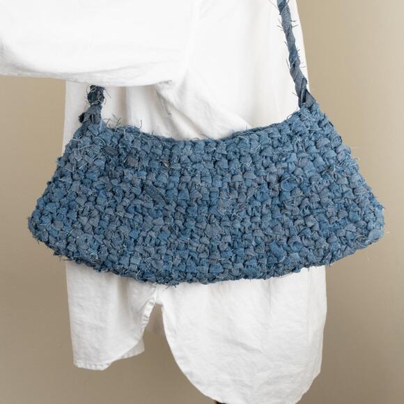 Upcycled denim crochet bag / Crochet purse - Picture 2 of 6